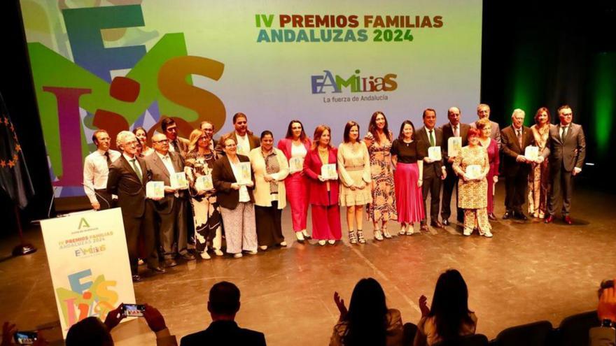 La Junta de Andalucía reconoce a colectivos que defienden los valores familiares
