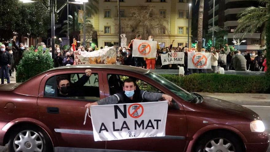 Un centenar de coches ha llegado a la capital tras pasar por varios pueblos