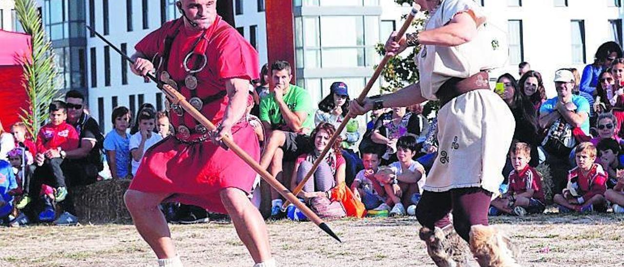 La fiesta de recreación histórica de la época romana se celebra en Navia el sábado 15 y el domingo 16