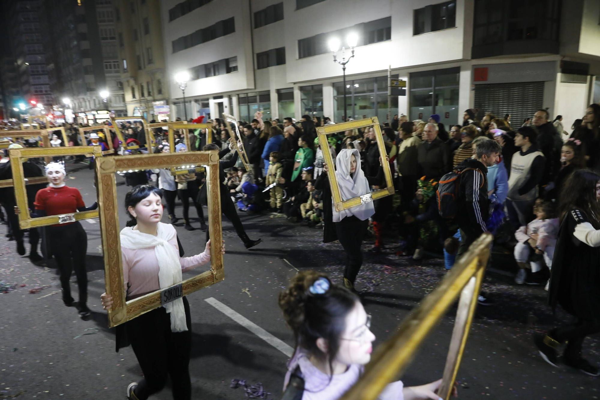 Así fue el multitudinario desfile del Antroxu de Gijón (en imágenes)