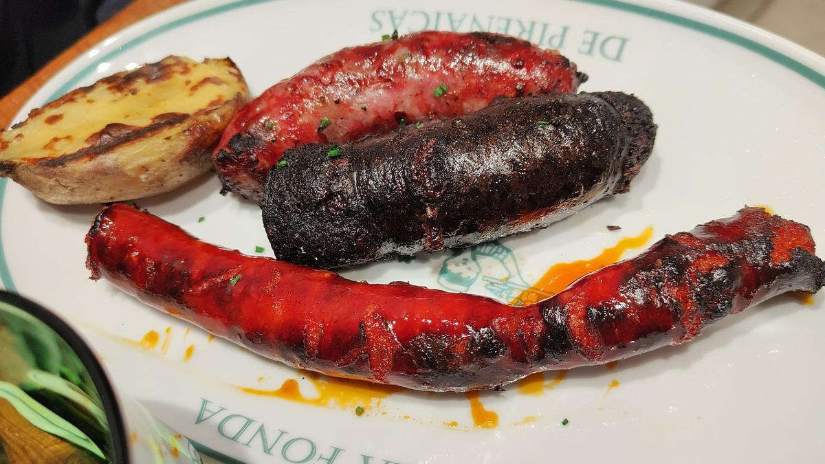 Butifarra blanca y negra y chistorra de La Brasa de Pirenaicas.