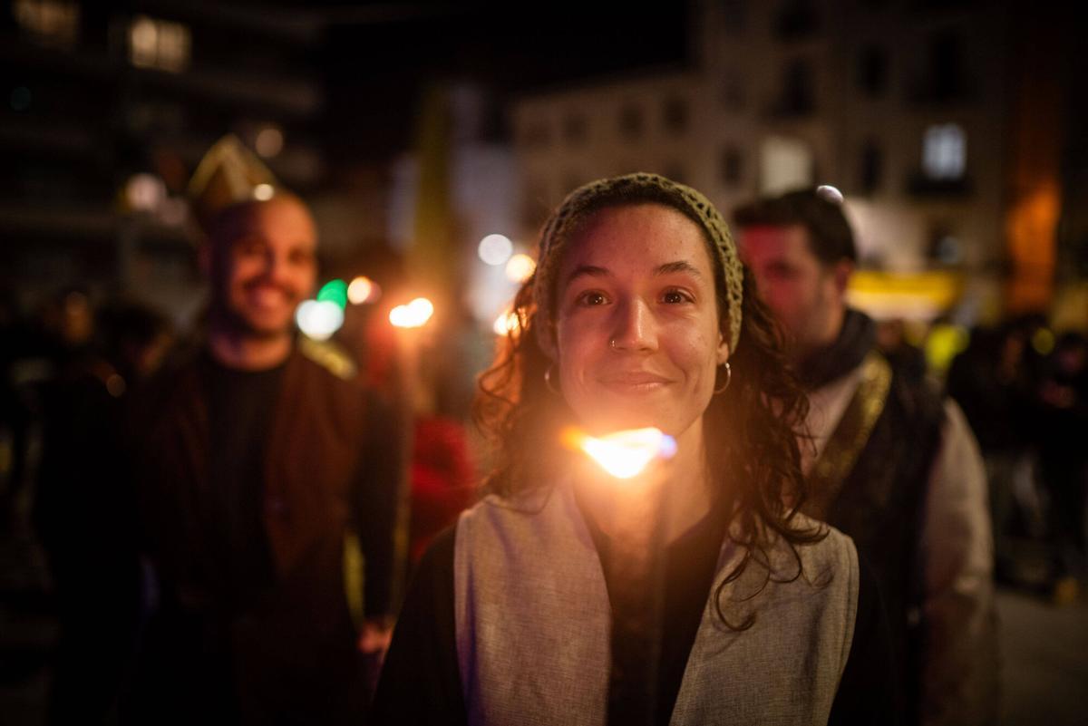 La prèvia de la Llum homenatja el miracle de la Séquia amb atletes, espelmes i espectacle