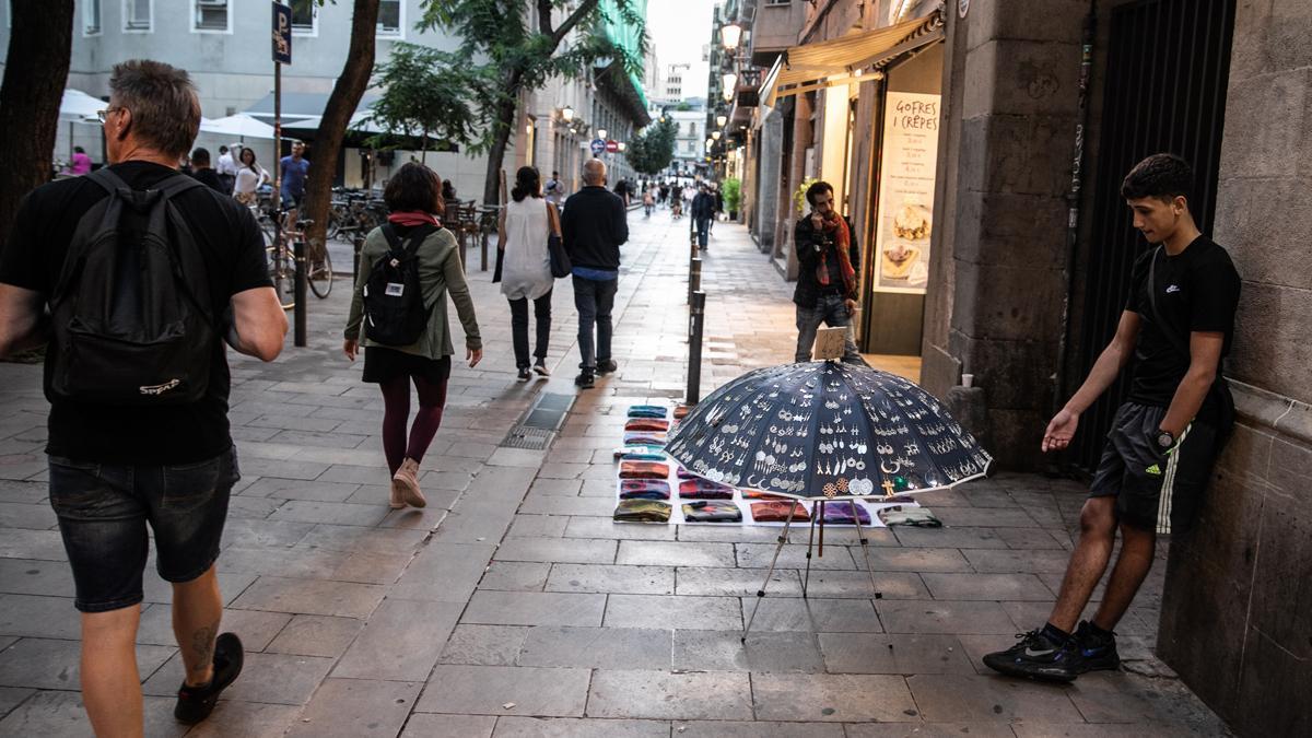 Venta ambulante en la calle Argenteria.