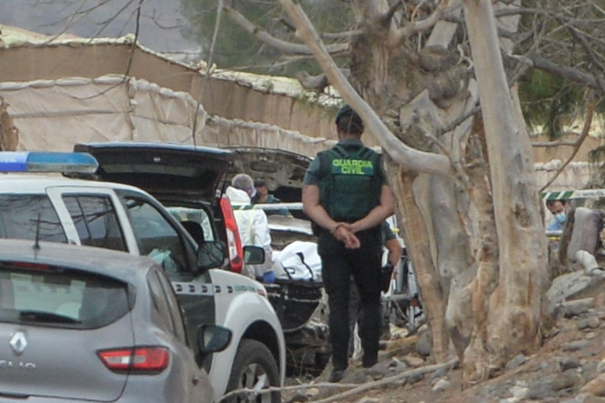 Vehículo calcinado con un cadáver en su interior en Pozo Izquierdo (13/09/2021)