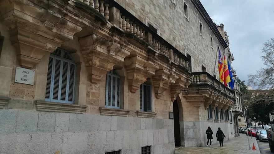 Fachada de la Audiencia y el TSJIB.