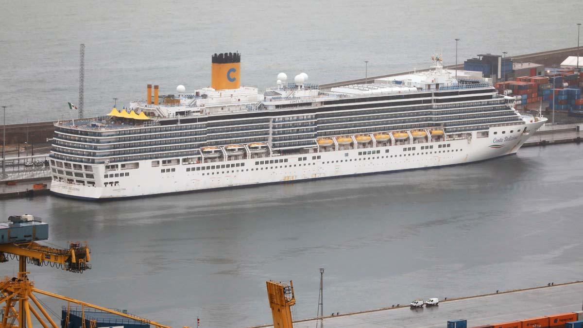 Llegan a Barcelona 168 cruceristas tras un mes sin pisar tierra