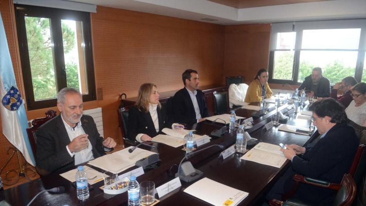 Una reunión anterior del consejo de administración del Puerto de Vilagarcía.