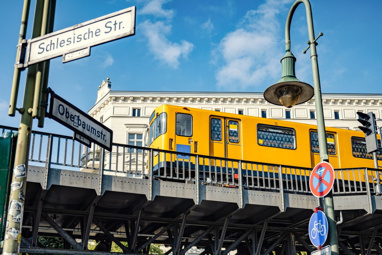 Berlín ofrece una red de transporte público extensa y eficiente.