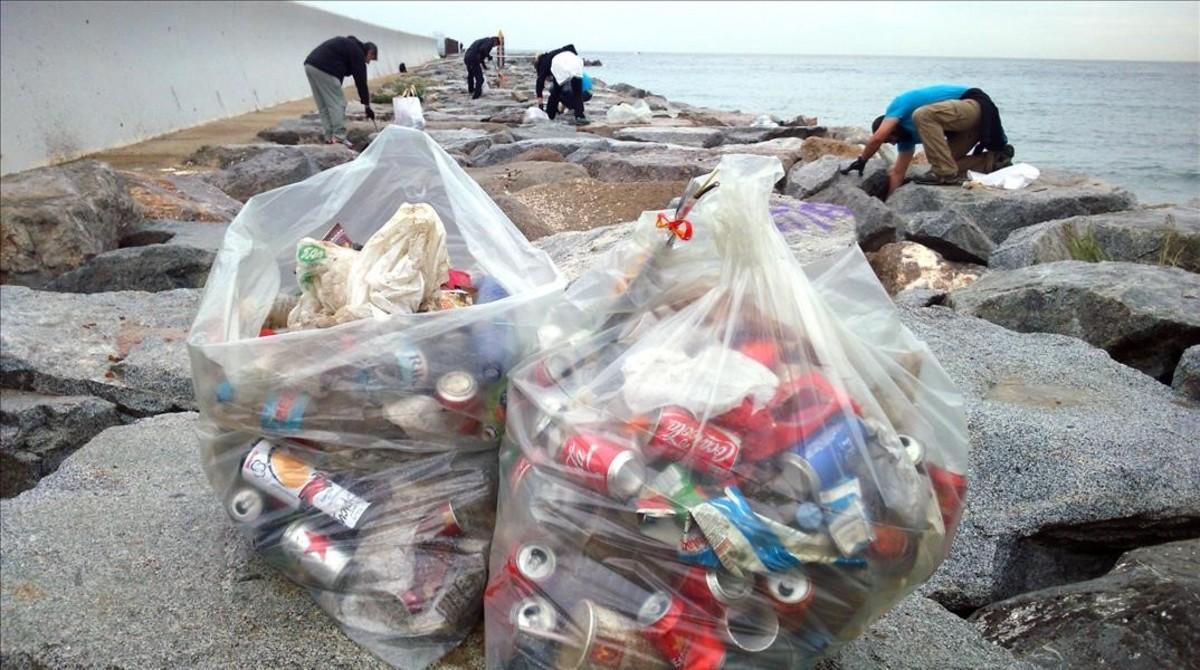 jcortadellas33780866 barcelona 6 de maig de 2006   15 voluntaris del ce160506144937