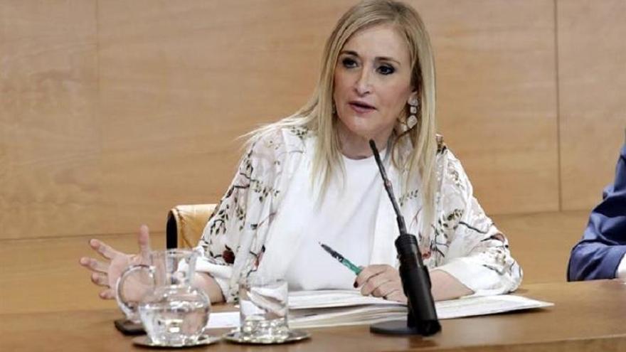 Cifuentes reconoce que había &quot;oído rumores&quot; sobre irregularidades en el Canal