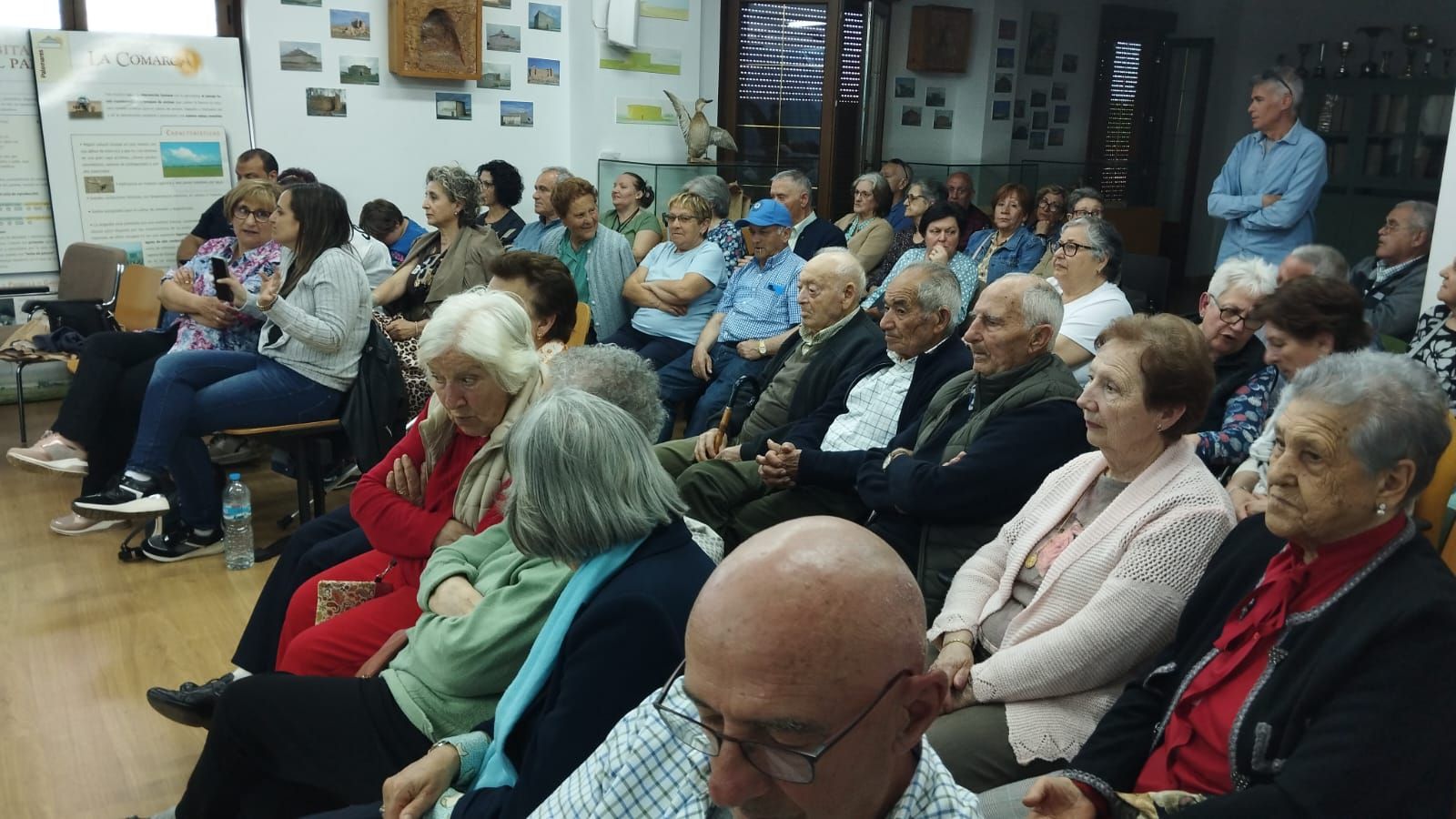 GALERÍA | Villafáfila despide las fiestas de San Isidro con un taller de papiroflexia