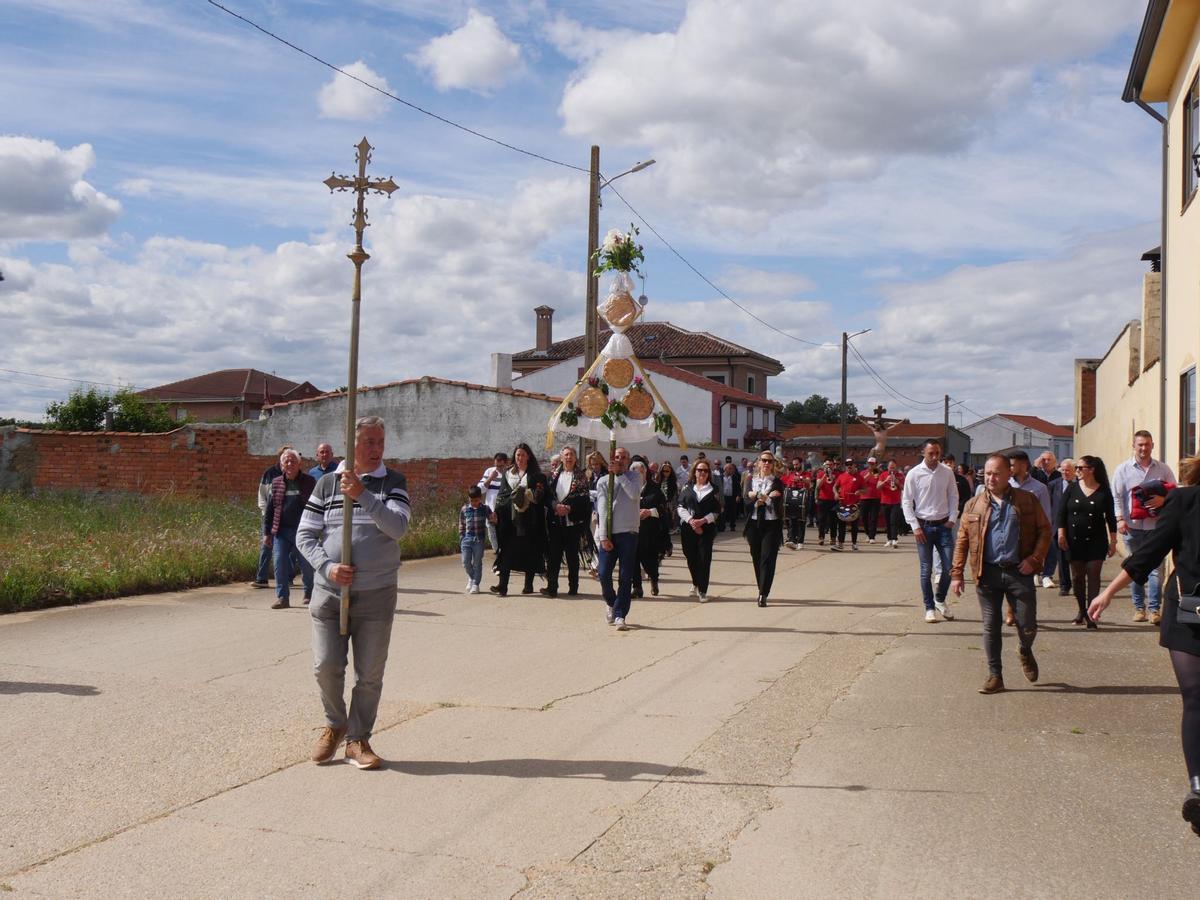 GALERÍA | Burganes y sus fiestas del Cristo, en imágenes