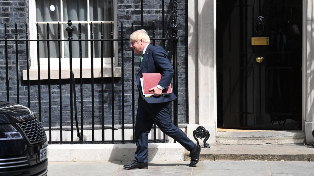 Boris Johnson sale de Downing Street.