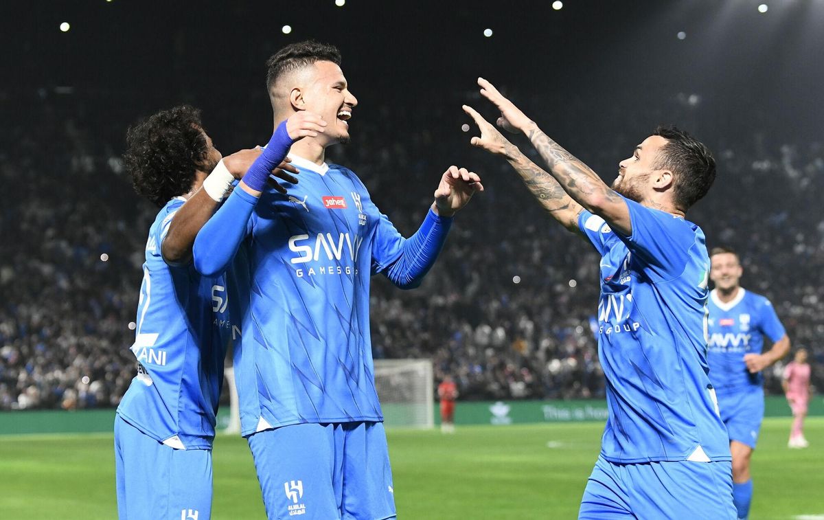 Riyadh (Saudi Arabia), 29/01/2024.- Abdullah Al-Hamdan (C) of Al Hilal celebrates with teammates after scoring during the Riyadh Season Cup 2024 match between Al Hilal and Inter Miami in Riyadh, Saudi Arabia, 29 January 2024. (Arabia Saudita) EFE/EPA/STR