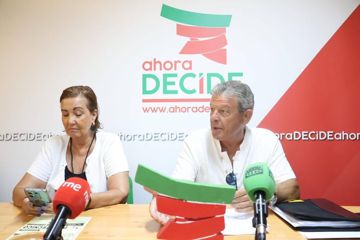 Zamora DECIDE les convoca a rueda de prensa 1. Vivienda: el primer problema en interés de los ciudadanos, choca con la dejadez de todas las administraciones en Zamora. 2. El polígono de Monfarracinos, un proyecto en contra de los intereses de los zamoranos. 3. Quedada del sánado día 5 de septeimbre frente a la residencia de los Tres Arboles. En la rueda de prensa estarán Manuel Fuentes, Enrique Díaz Casado y Begoña Sanchez
