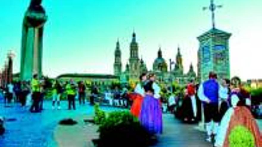 Los vecinos recuerdan la liberación de Zaragoza en Los Sitios