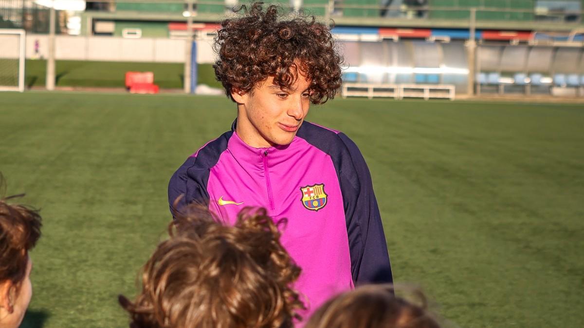 La perla croata Lovro Chelfi empieza a despegar en el Barça La perla croata Lovro Chelfi empieza a despegar en el Barça