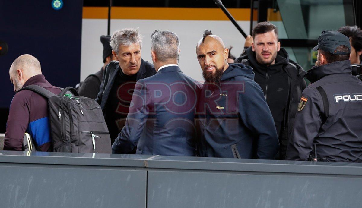 Los jugadores del FC Barcelona llegan a Madrid para la disputa de El Clásico de LaLiga contra el Real Madrid en el Santiago Bernabéu Los jugadores del FC Barcelona llegan a Madrid para la disputa de El Clásico de LaLiga contra el Real Madrid en el Santiago Bernabéu
