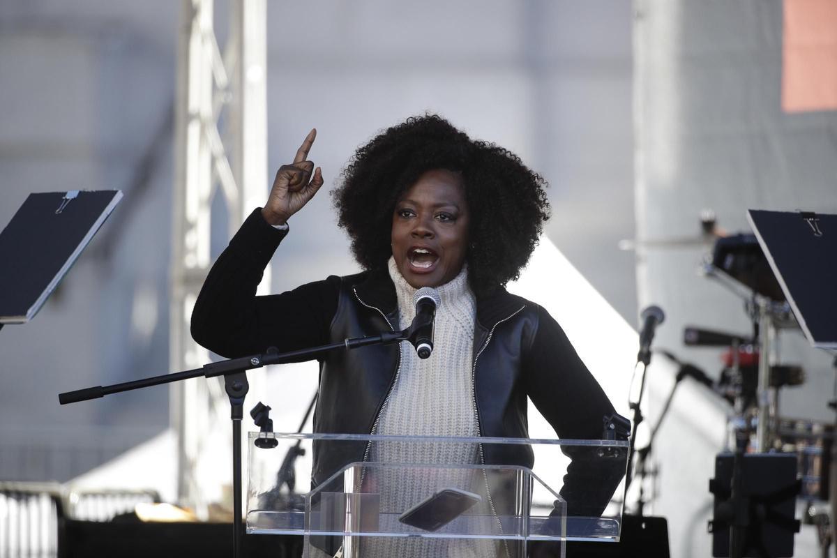 Viola Davis en la marcha contra la violencia sexual en Los Ángeles