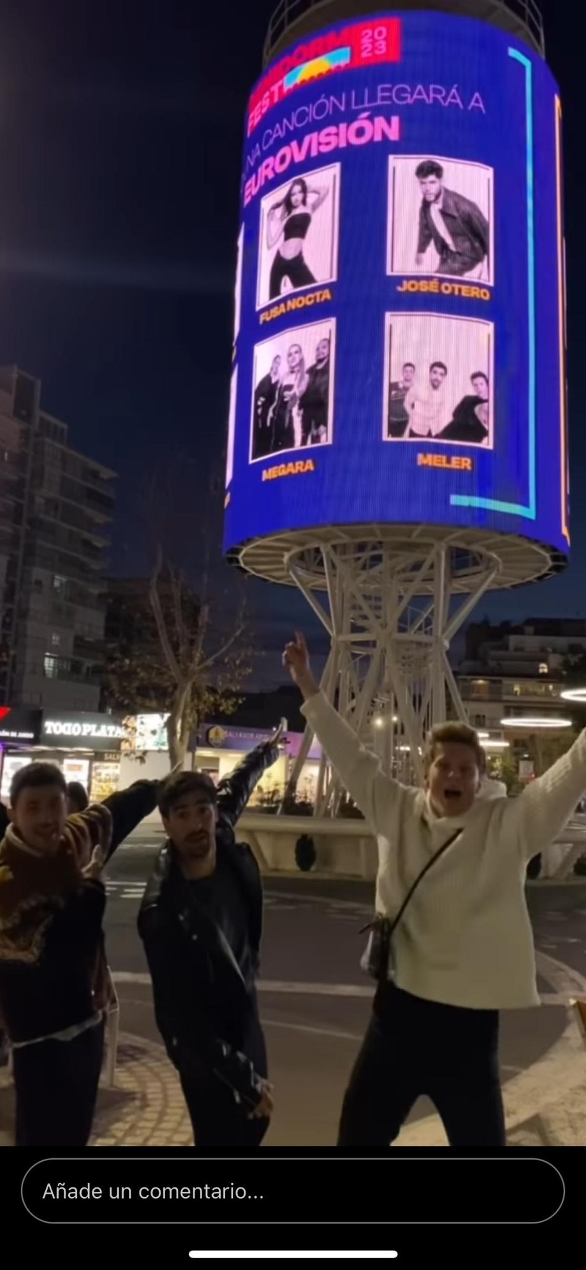 Los chicos de Meler, junto al tecnohito.