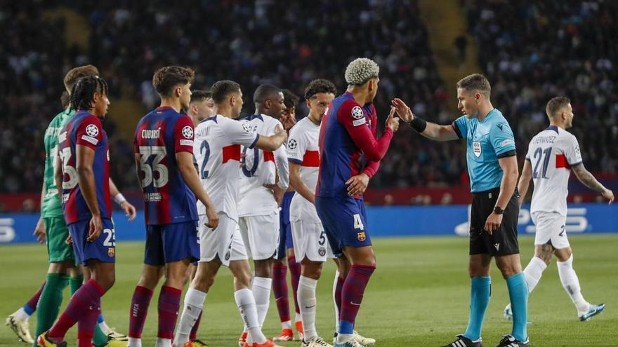 Araujo: &quot;Lo del PSG me persiguió durante un tiempo&quot;