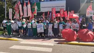 CCOO y UGT protestan por la falta de personal y el retraso del plan vacacional del SAS