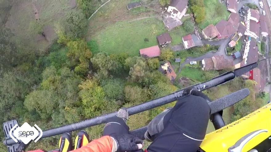 Rescatado un hombre que cayó al río en Mieres