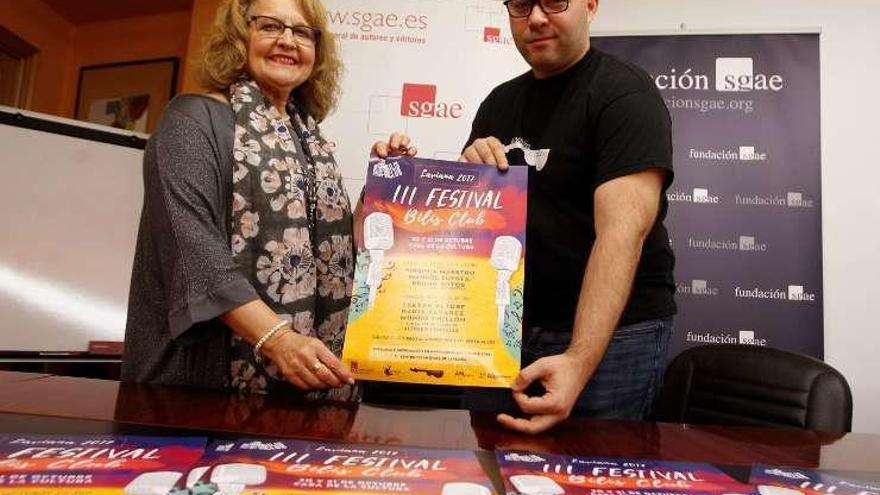 Inés García y Alfonso Maestre, presentando el Bilis Club.