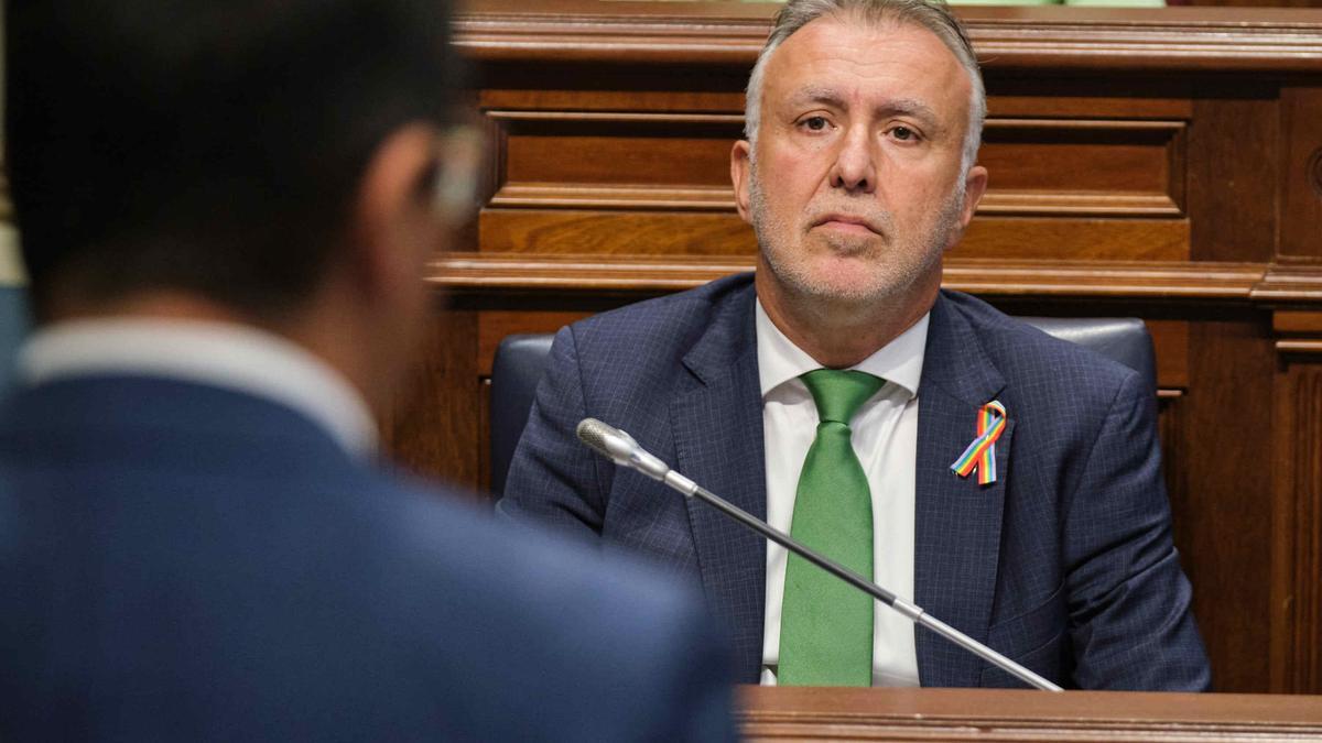 Ángel Víctor Torres en el pleno del Parlamento de Canarias en una imagen de archivo.