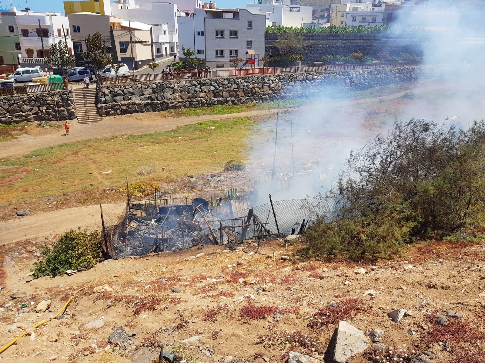 Incendio en una chabola en el Barranco de San Andrés, en Moya.