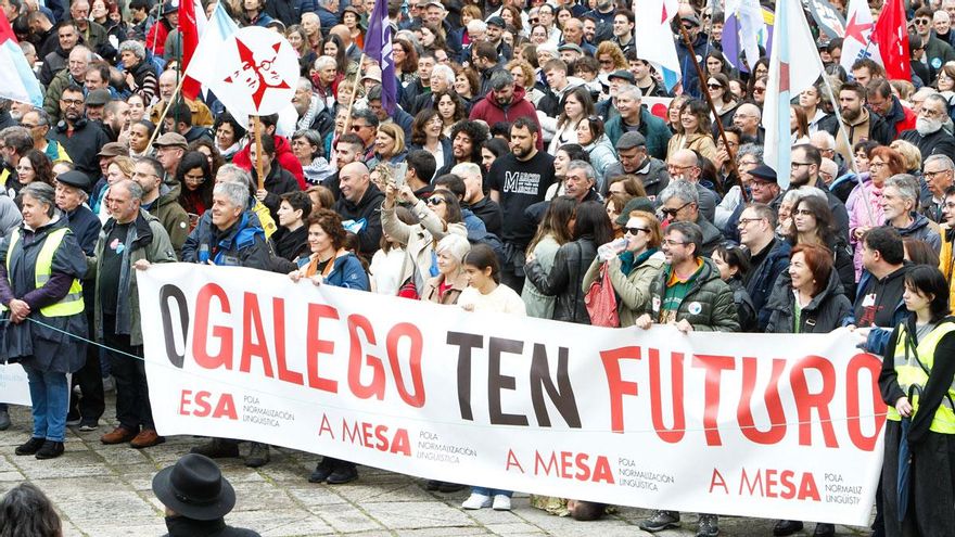 Manifestacion de la Mesa pola Normalizacion Lingüística en el Día das Letras Galegas.