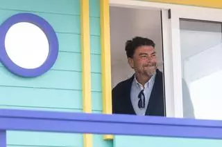 Alicante prepara una nueva caseta "icónica" para sus playas