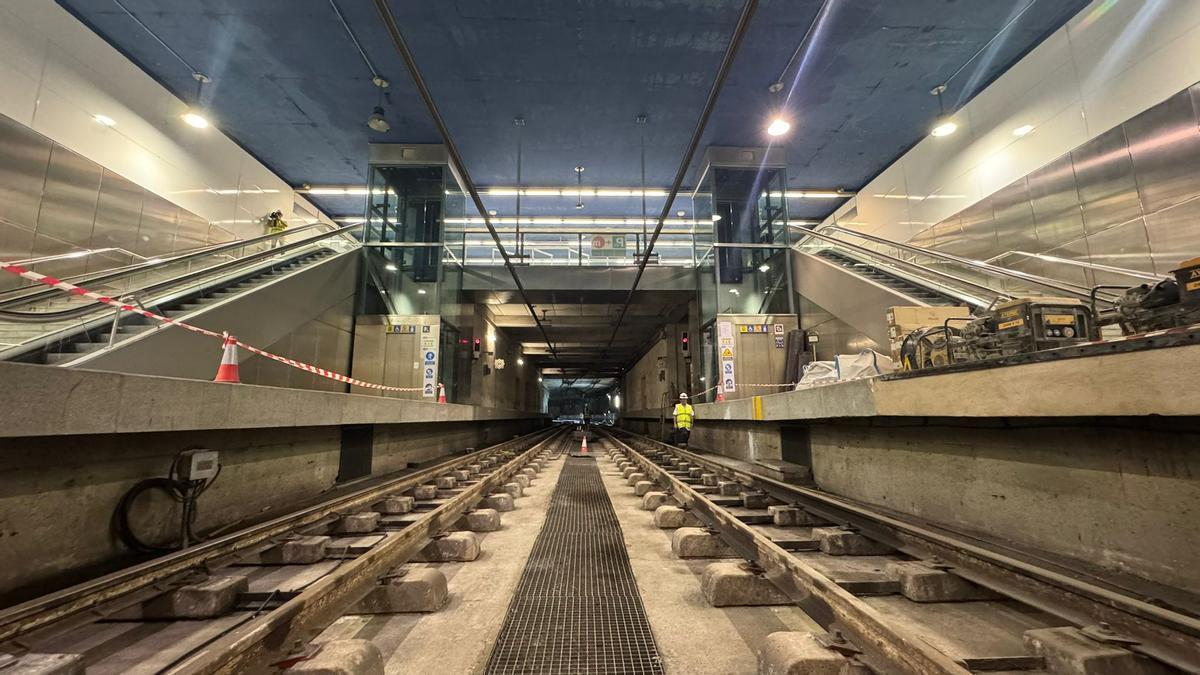 El túnel de metro visto desde el andén de Aiora
