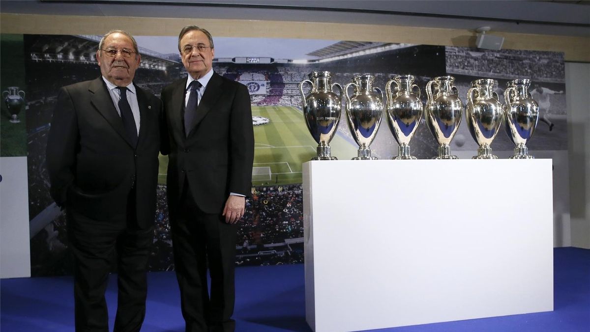 Paco Gento y Florentino Pérez, con las seis Copas de Europa ganadas por el exfutbolista.