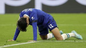Joao Félix, jugador del Chelsea, se lamenta de una ocasión fallada ante el Dortmund.
