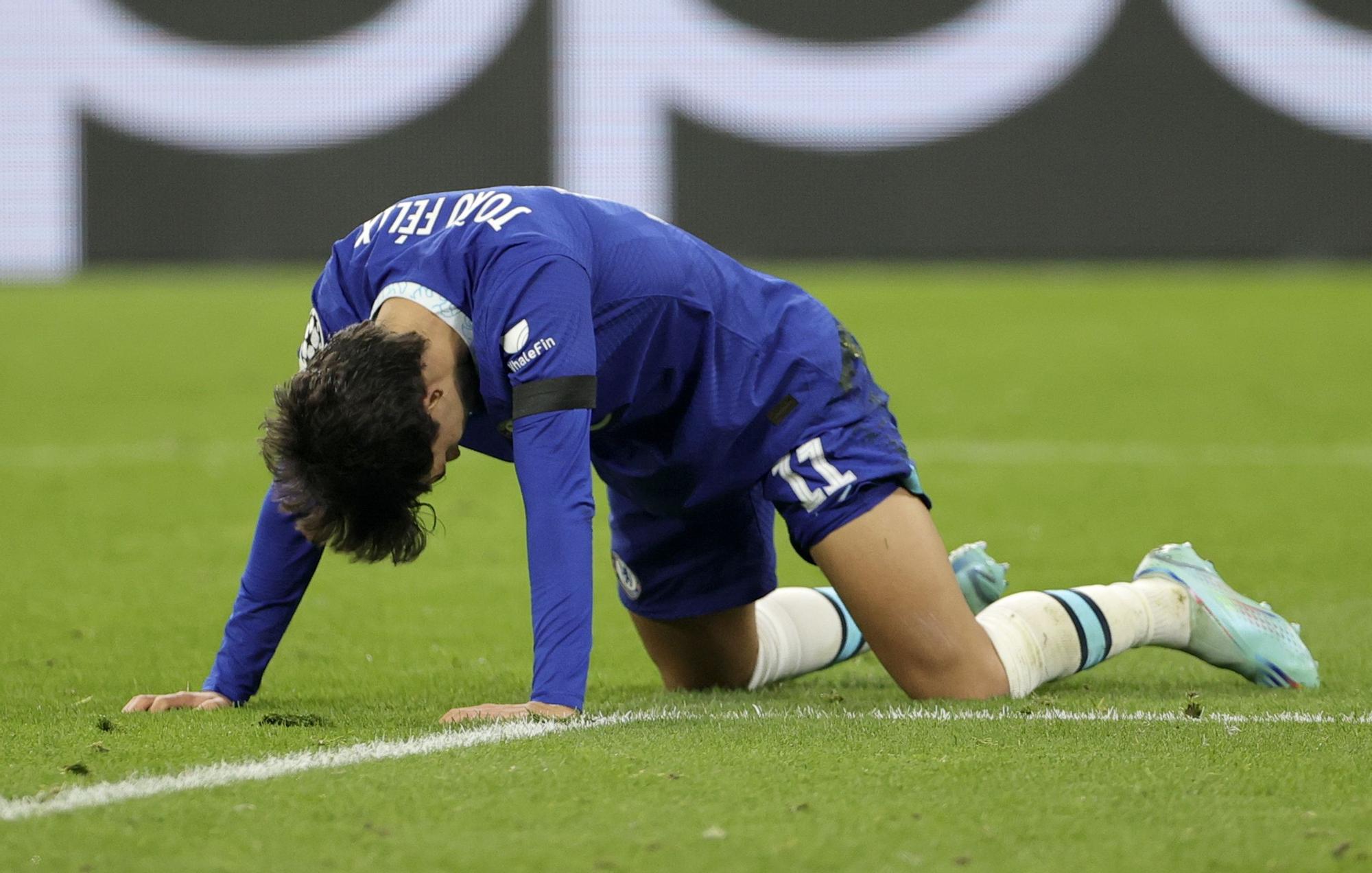 Joao Félix, jugador del Chelsea, se lamenta de una ocasión fallada ante el Dortmund.