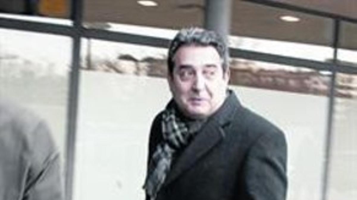 Manuel Bustos, ayer a su llegada a los juzgados de Sabadell.