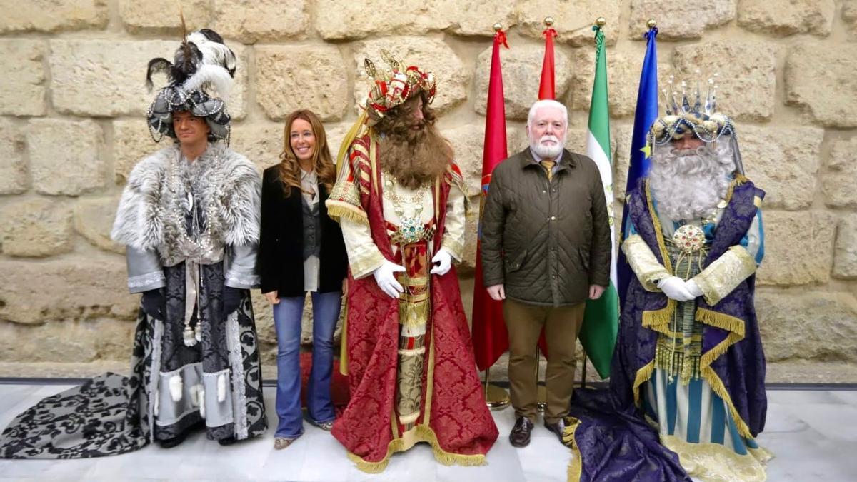 Presentación de la Cabalgata de los Reyes Magos en el Ayuntamiento.