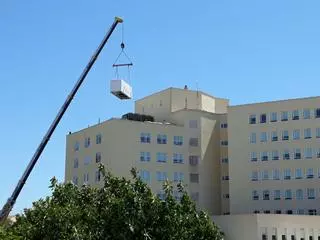 El área de consultas externas del Hospital de Alicante cuenta con dos nuevas enfriadoras
