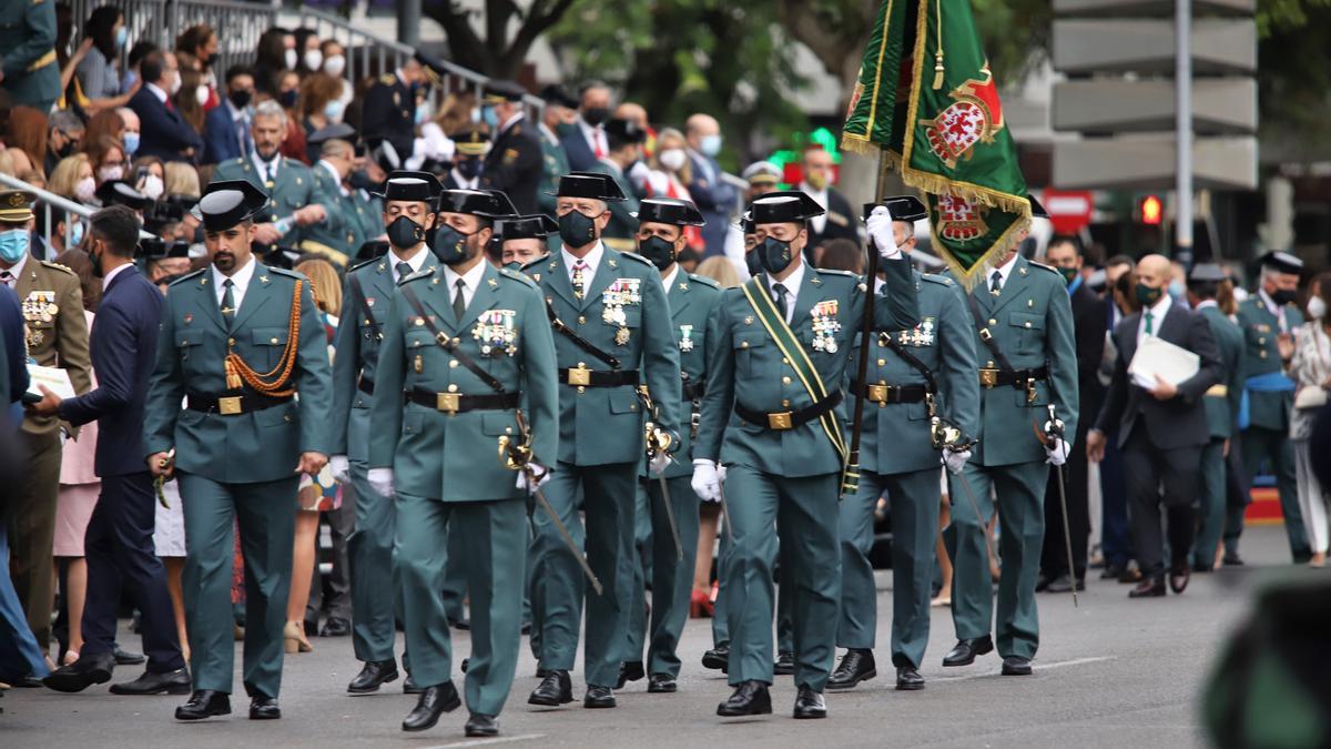 Parada militar y desfile de la Guardia Civil en Córdoba