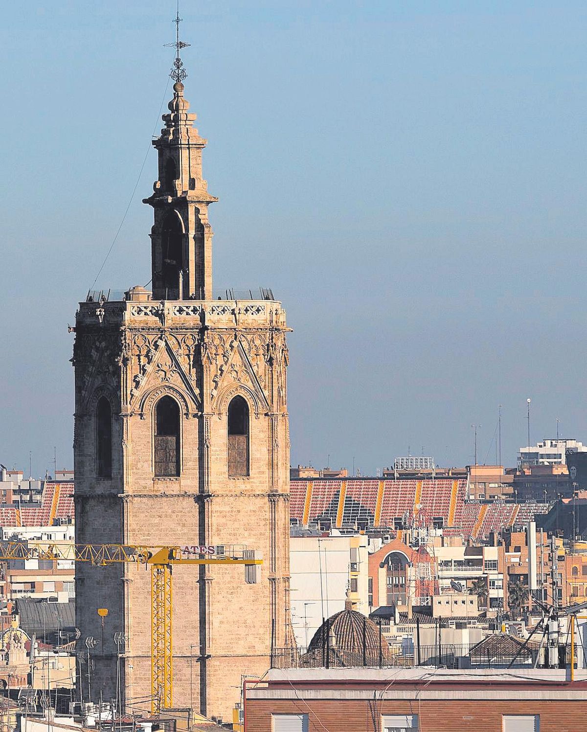 El Micalet y detrás Mestalla