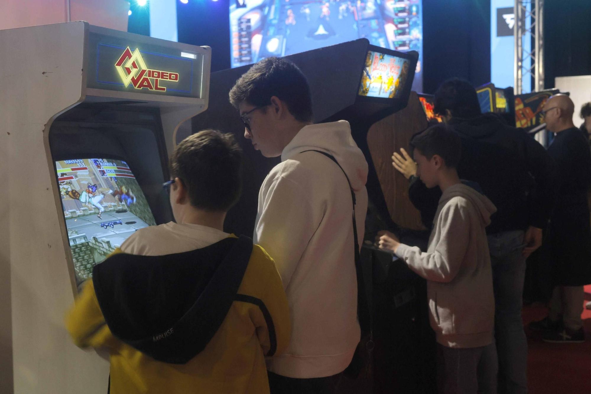 Los 'gamers' siguen jugando en la segunda jornada de la DreamHack Valencia 2023