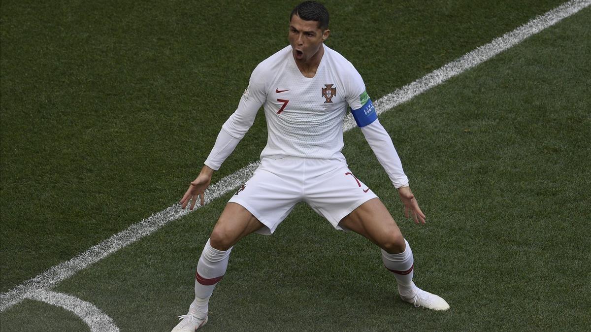 rpaniagua43863963 topshot   portugal s forward cristiano ronaldo celebrates hi180620153725