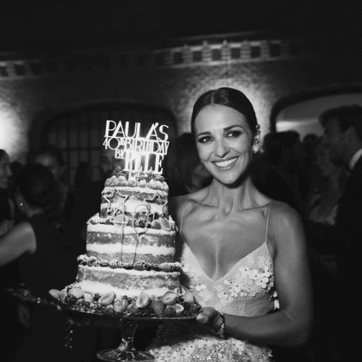 Paula y su gran tarta de cumpleaños
