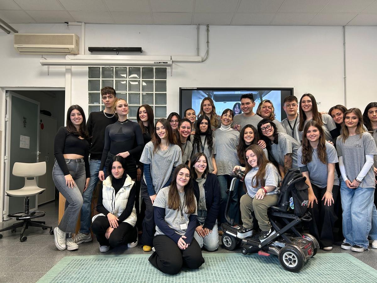 Los alumnos participantes en el primer año de este proyecto profesional a la vez que solidario