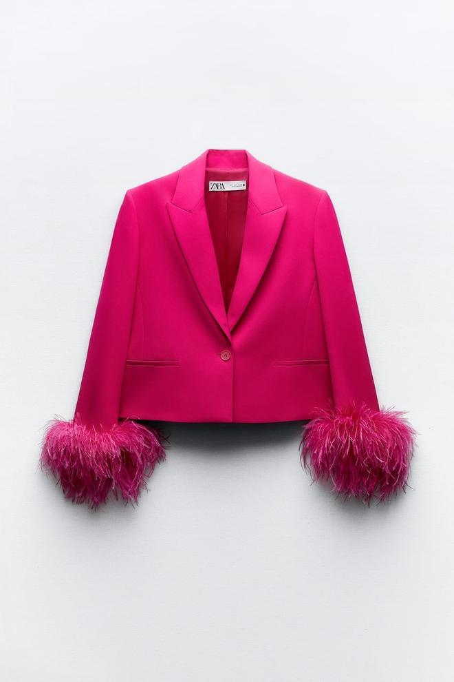 Blazer corta con plumas