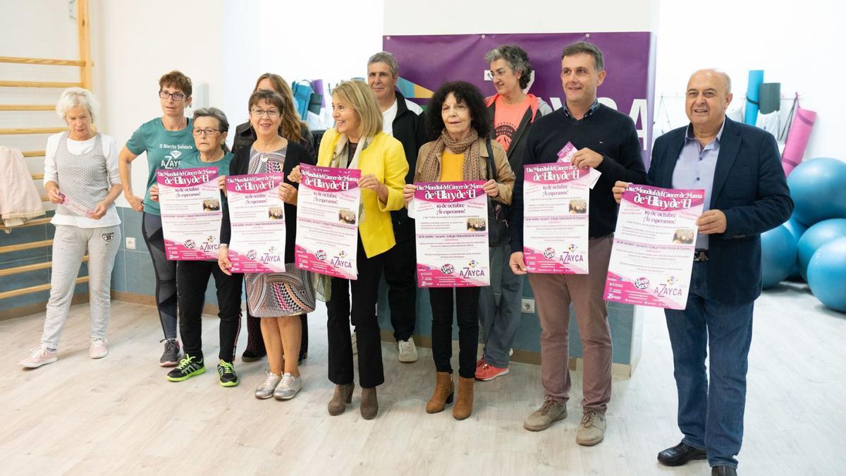 Responsables de Azayca y autoridades en la presentación de los actos del Día Internacional del Cáncer de Mama. | Emilio Fraile