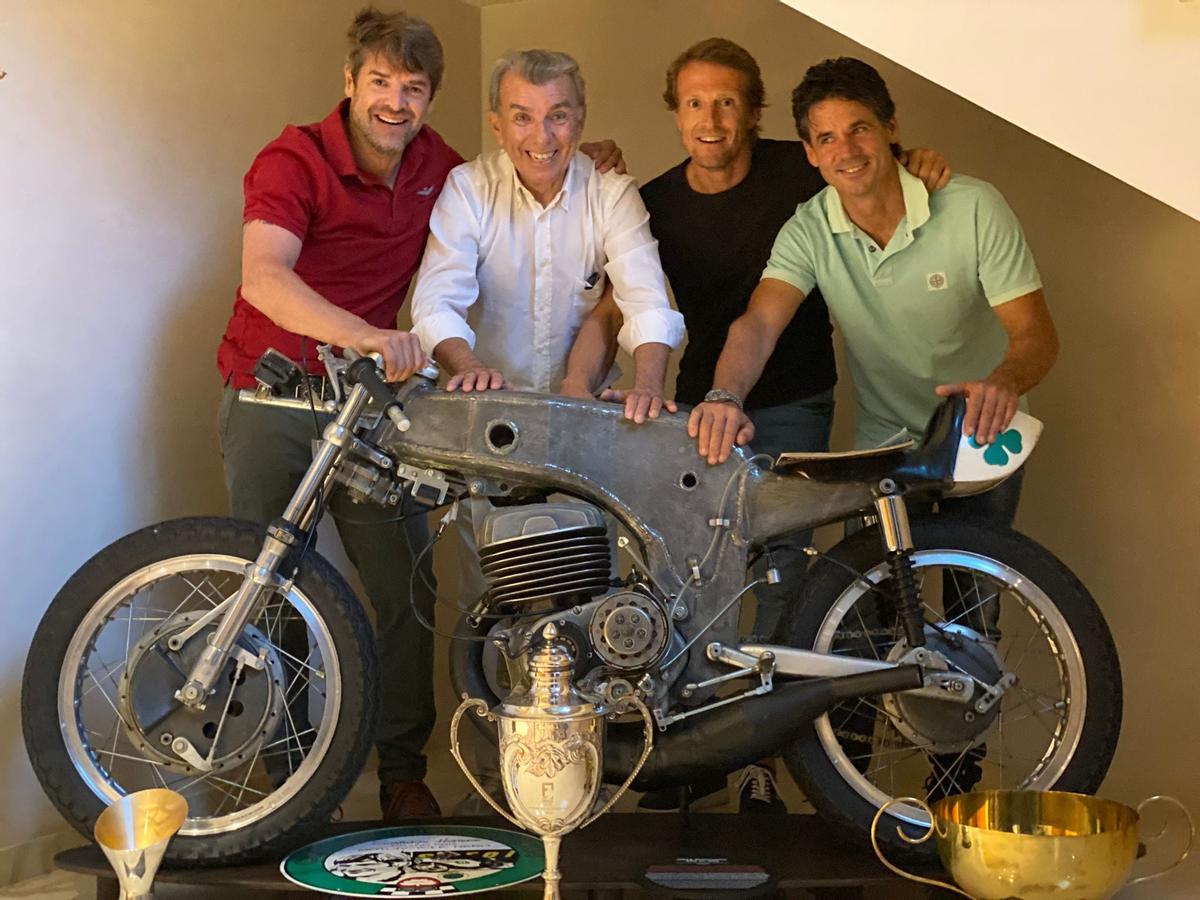 Carlos Checa, Sete Gibernau y Álex Crivillé fueron pilotos del Criterium Solo Moto. En la foto con la Ossa con la que Alguersuari rodará en el Circuit.