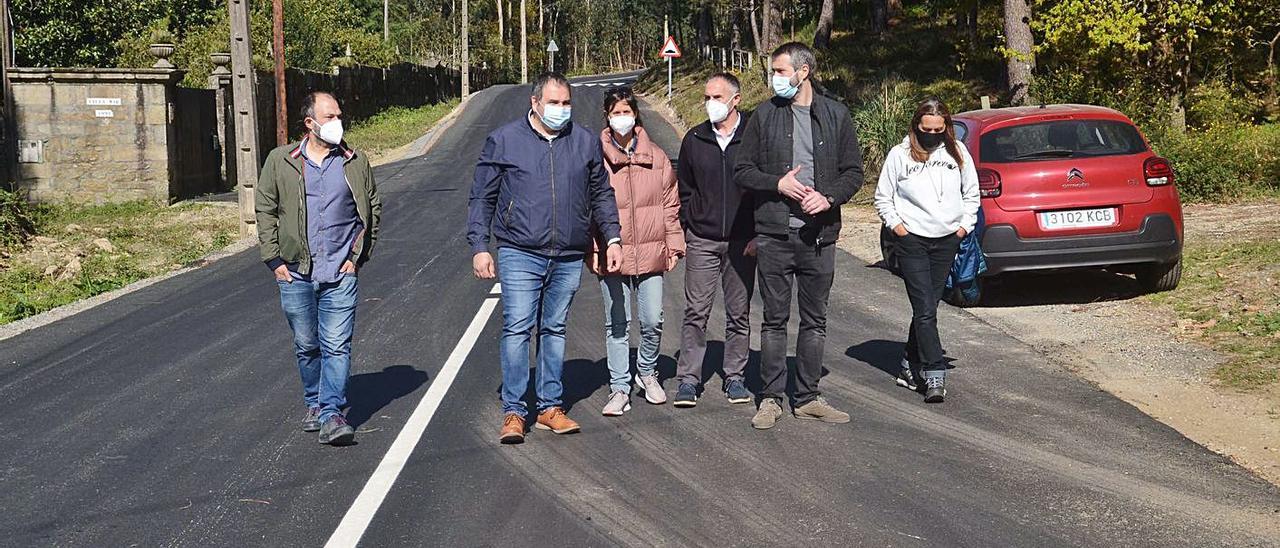 La comitiva hizo un recorrido por la rúa Xiabre, tras su ensanche. |   // NOÉ PARGA