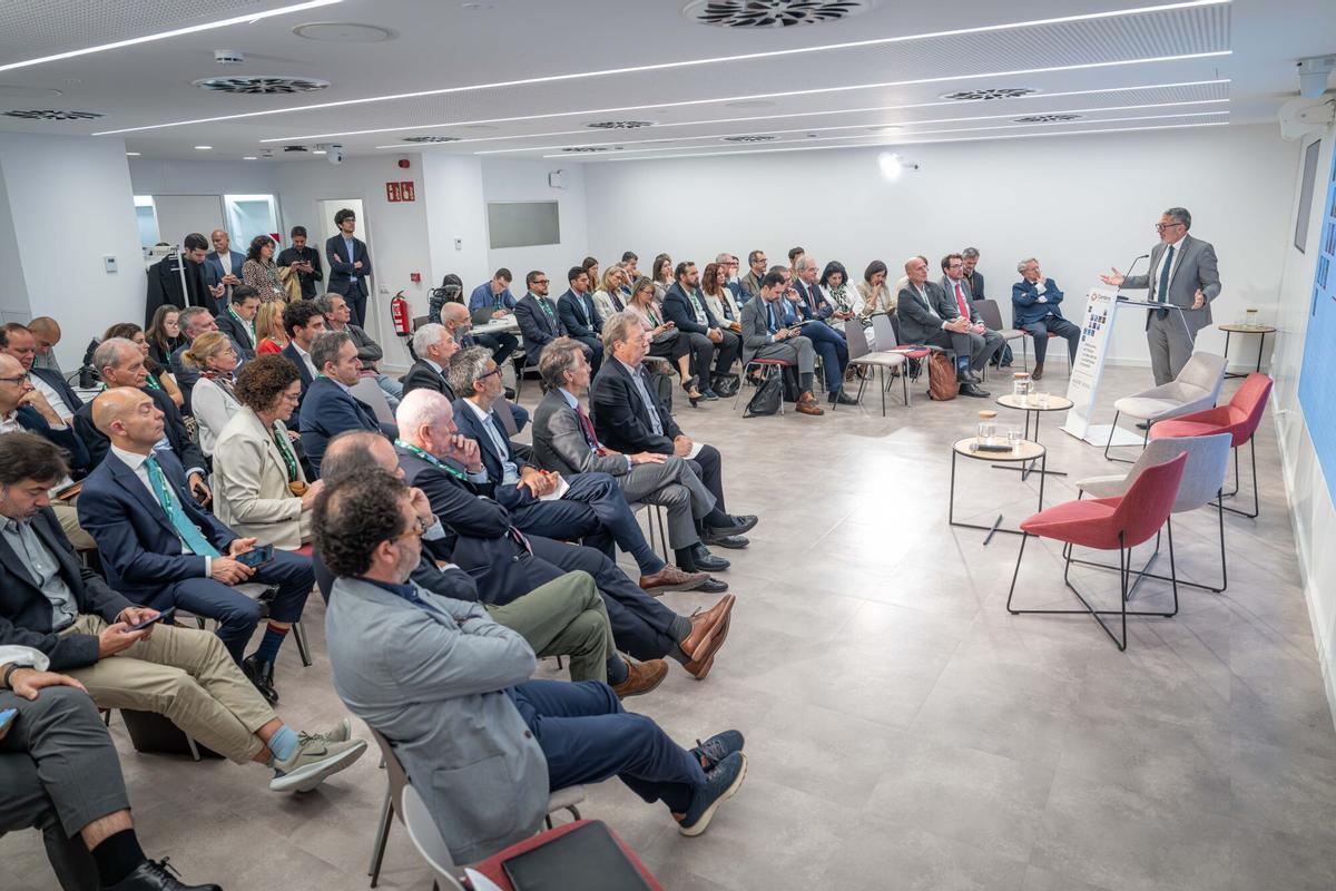 Clausura institucional a cargo de Miquel Sàmper, conseller de Empresa.